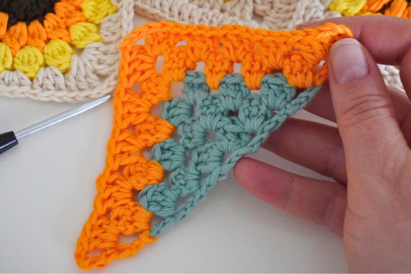 Half Granny Square / Granny Triangle – Perfect for Shawls, Blankets & More