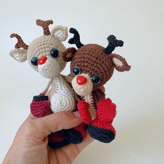 Rudolph the Red-Nosed Reindeer Crochet Pattern – Adorable Amigurumi Deer