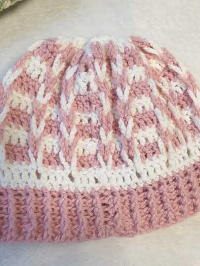 Crochet pattern hat with loop plait in all sizes and yarns (de/en)