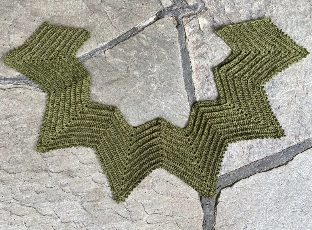 Crochet pattern mini shawl Nuv