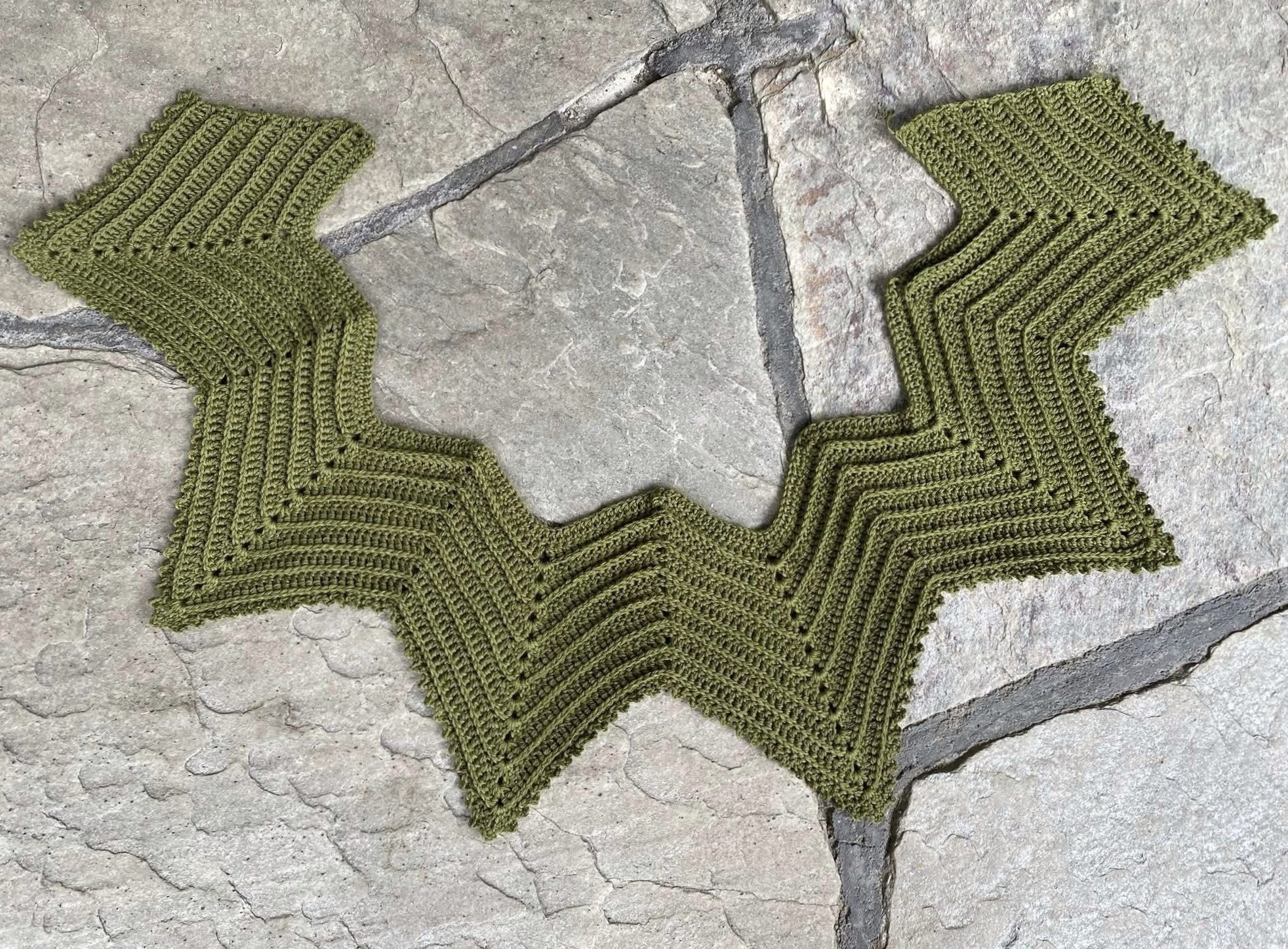 Crochet pattern mini shawl Nuv
