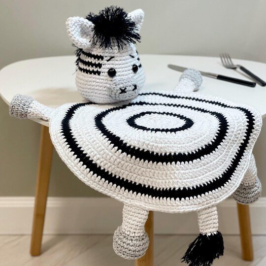 Häkelanleitung Zebra Platzset für Baby-Dekoration