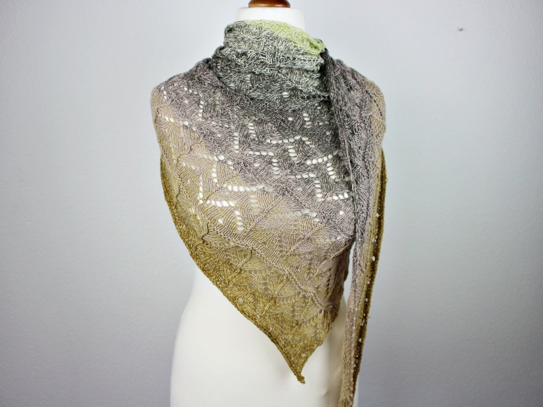 Knitting pattern shawl Joleen