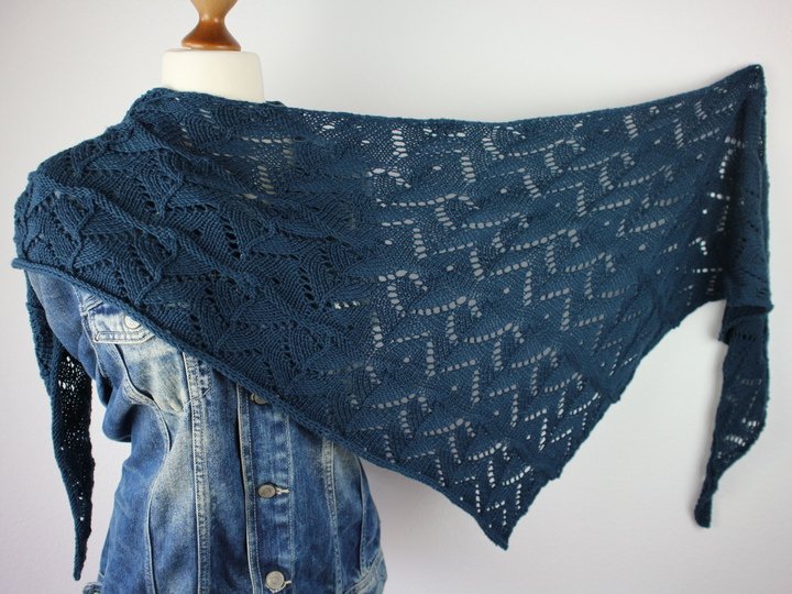 Strickanleitung asymmetrisches Dreieckstuch Joleen