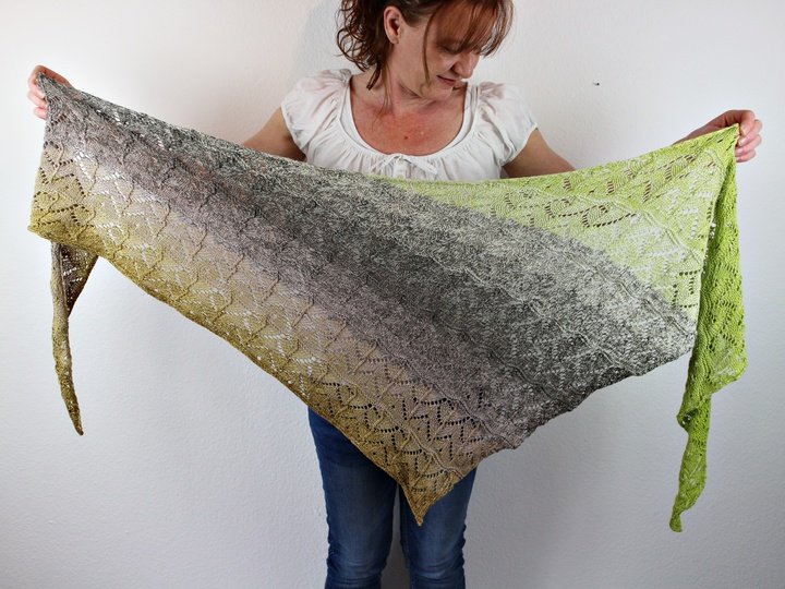 Strickanleitung asymmetrisches Dreieckstuch Joleen