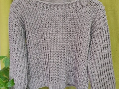 Häkelanleitung für Pullover "Tuft" mit Büschelnoppen in Rippenstruktur