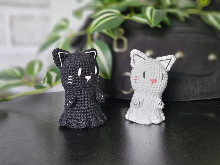 Crochet Pattern: Cat Ghost Bag Charm for Halloween