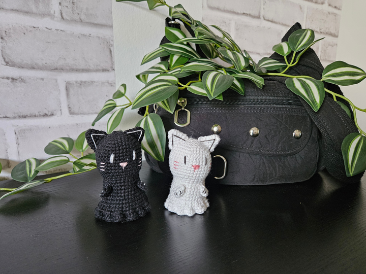 Crochet Pattern: Cat Ghost Bag Charm for Halloween