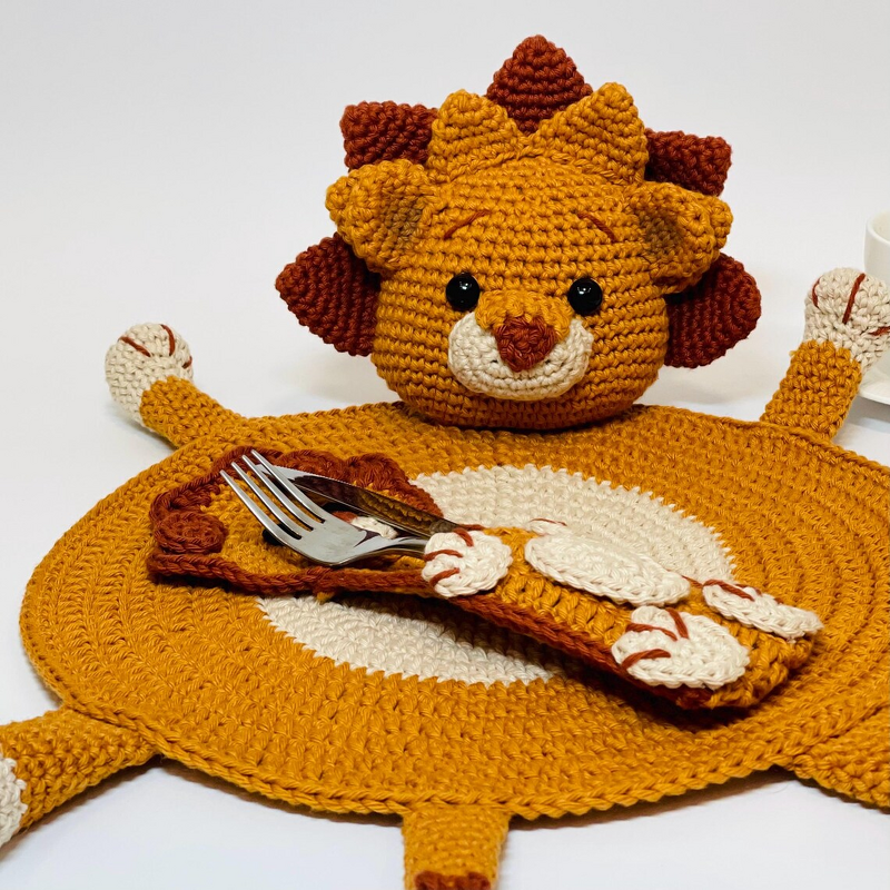 Crochet Pattern Lion Placemat for Baby Table Decor - Image 3