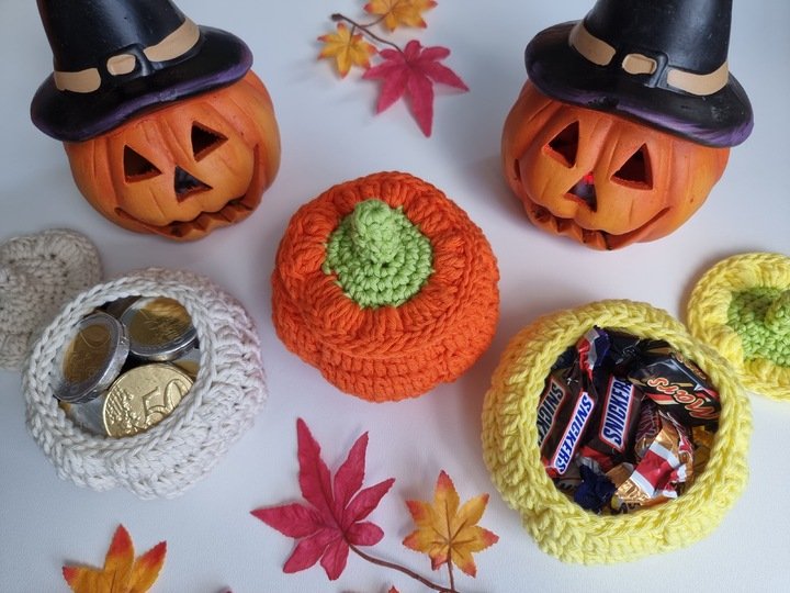 „Herbstglühen“ Deko-, Geschenkkörbchen Kürbis in 2 Gr. PDF-Häkelanleitung