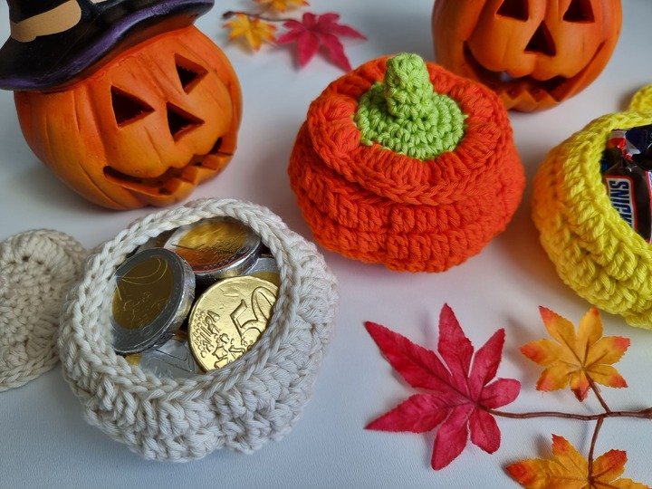 „Herbstglühen“ Deko-, Geschenkkörbchen Kürbis in 2 Gr. PDF-Häkelanleitung