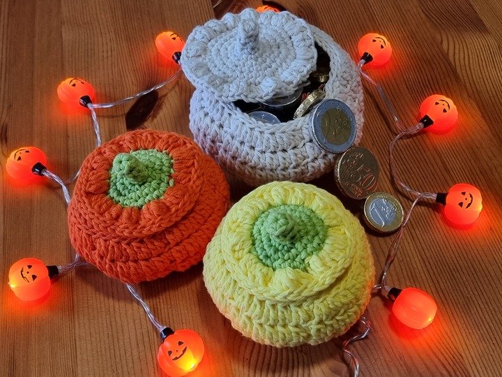 „Herbstglühen“ Deko-, Geschenkkörbchen Kürbis in 2 Gr. PDF-Häkelanleitung