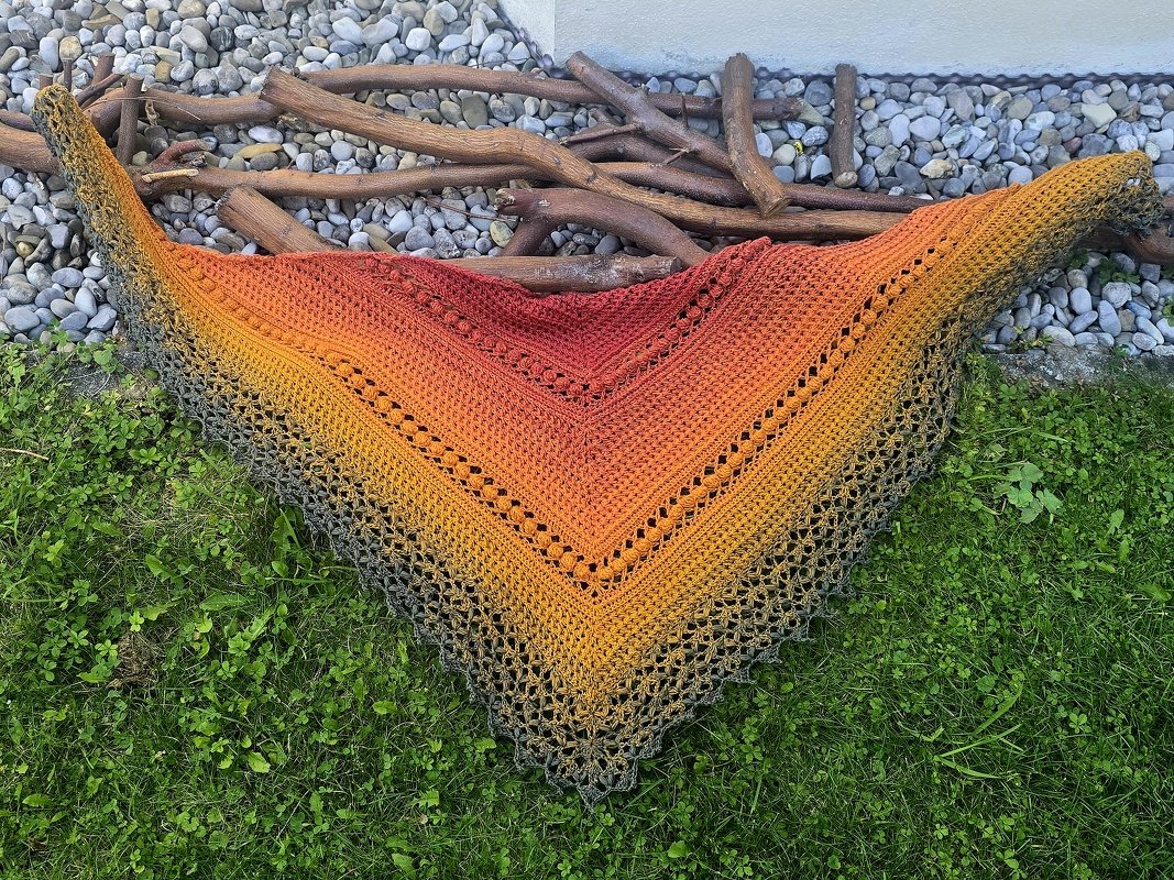 Dreieckstuch häkeln – Anleitung „Akiko“ für kuschelige Herbsttage