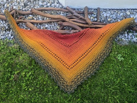 Dreieckstuch häkeln – Anleitung „Akiko“ für kuschelige Herbsttage