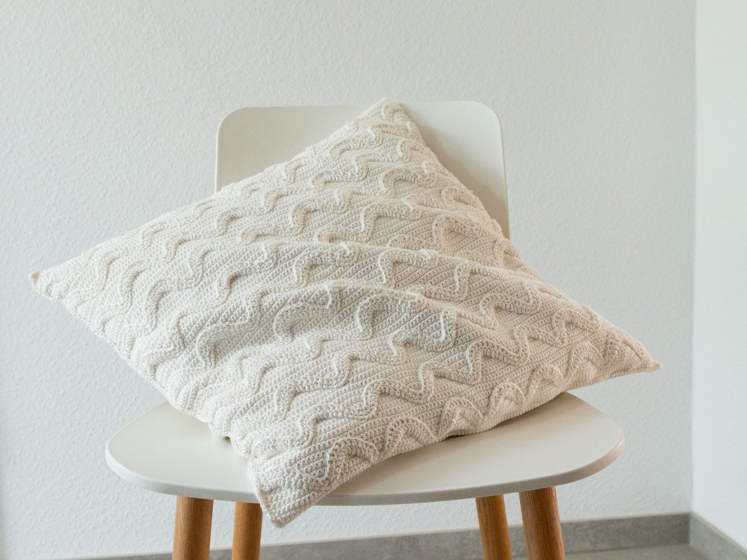 Häkelanleitung Kissenbezug Sandstrand (weißes Wellenmuster) - Bild 8