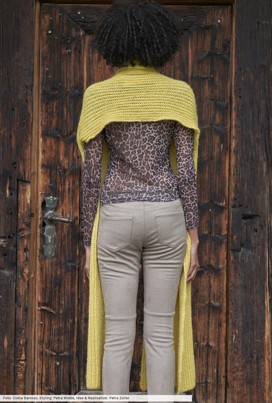 Schal im Rippenmuster