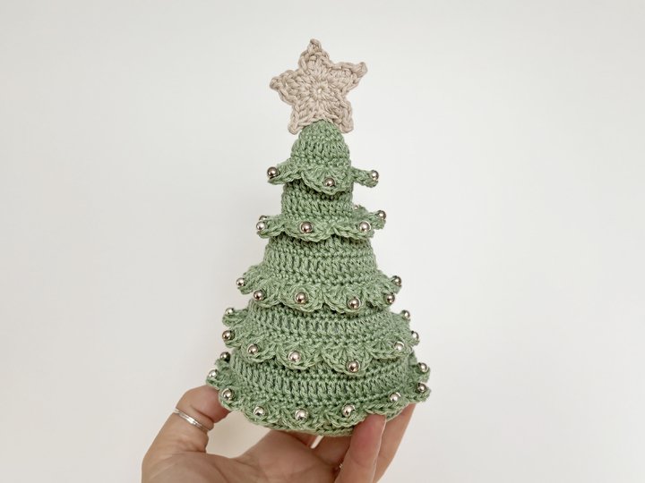 Weihnachtsbaum, Tannenbaum m. Perlen, Weihnachtsdeko für den Winter häkeln