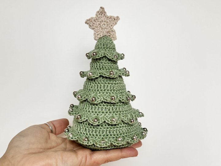 Weihnachtsbaum, Tannenbaum m. Perlen, Weihnachtsdeko für den Winter häkeln