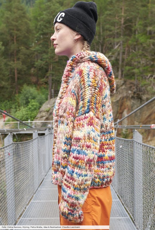 Melierte Jacke mit Kapuze