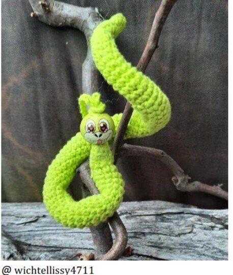 Crochet pattern: Tree python worm