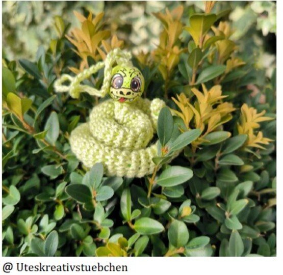 Crochet pattern: Tree python worm