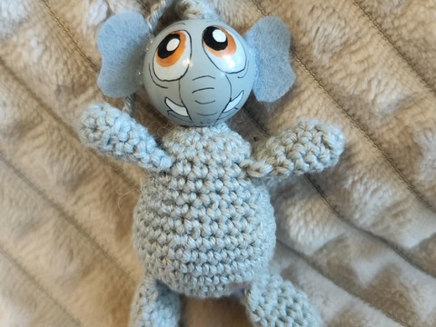Crochet pattern: Elephant worm