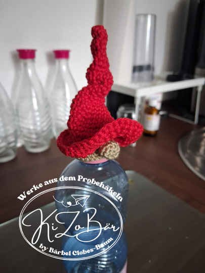 Flaschenhut Wichtel - Häkelanleitung für einen dekorativen Flaschenhut