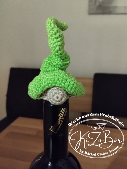 Flaschenhut Wichtel - Häkelanleitung für einen dekorativen Flaschenhut