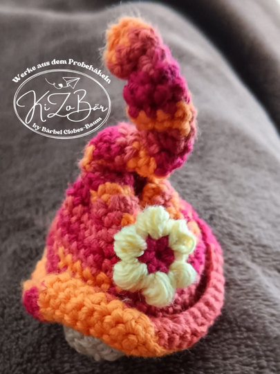 Flaschenhut Wichtel - Häkelanleitung für einen dekorativen Flaschenhut