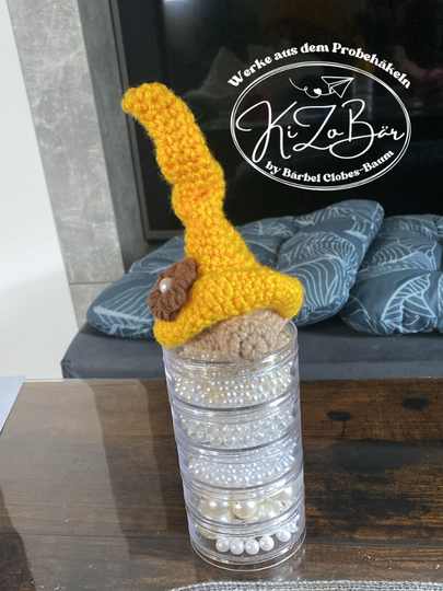 Flaschenhut Wichtel - Häkelanleitung für einen dekorativen Flaschenhut