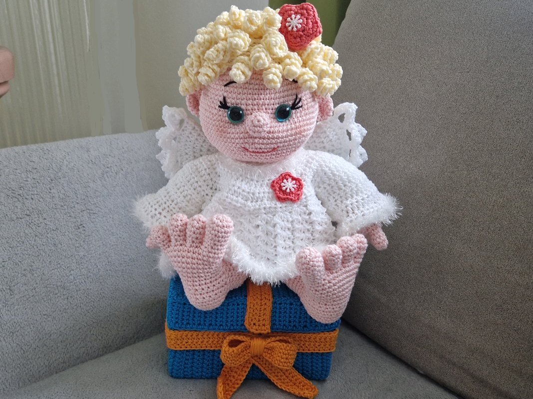 Engelchen Enja mit Geschenkbox - Bild 4