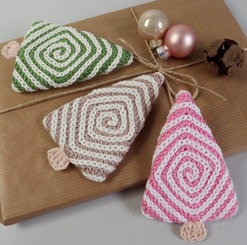 Granny Tree “Nordic Twist” – Garland, Tree Ornament, Gift Tag - Image 10