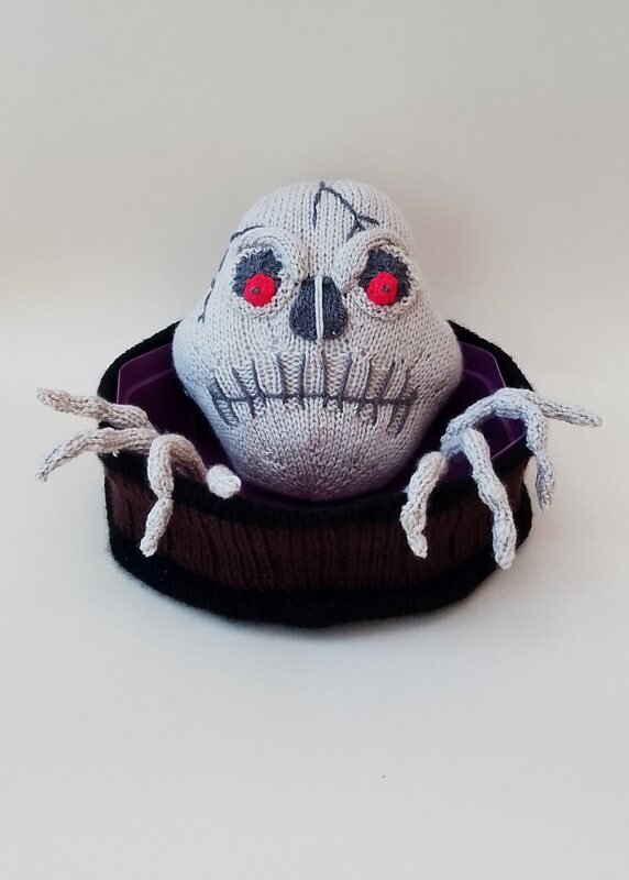 TeaCosyFolk's Halloween Skull Quality Street Box Cover Knitting Pattern