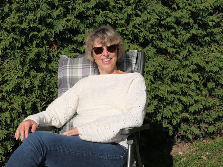 Häkelanleitung Pullover Cremosa - zeitlos schöner Damenpullover in Wollweiß