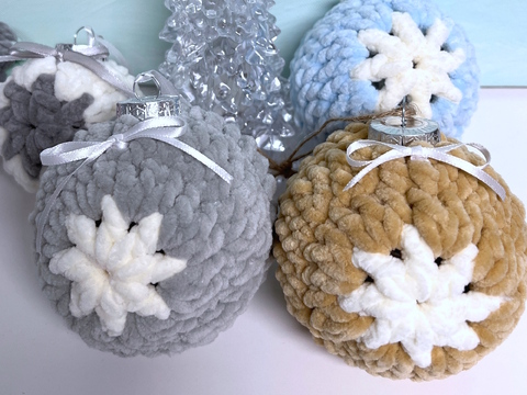 Cozyballs Nr. 1 Christbaumkugeln aus Chenillewolle, Häkelanleitung PDF