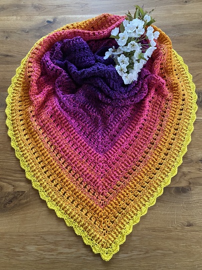 Mad Dorian - Häkelanleitung kuscheliges Dreieckstuch