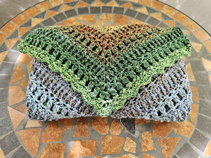 Mad Dorian - Häkelanleitung kuscheliges Dreieckstuch