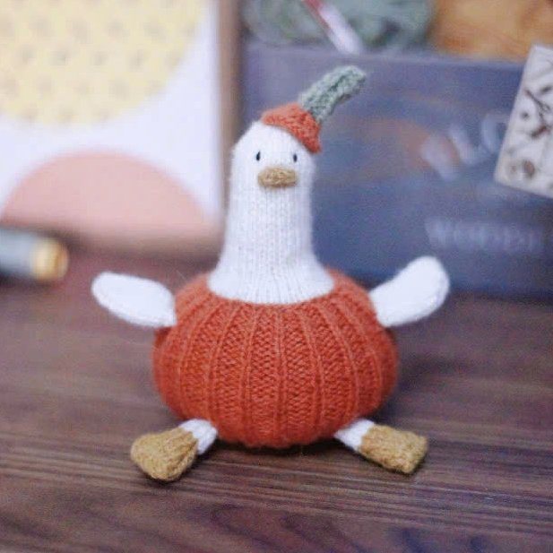 Halloween Pumpkin Duck - Free knitting pattern - Image 2