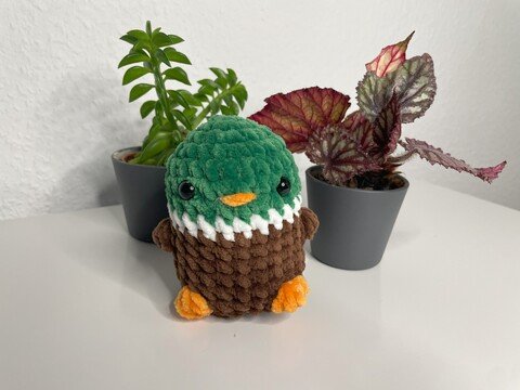 Amigurumi Ente häkeln: Anleitung für kleine Kuschelente Elja