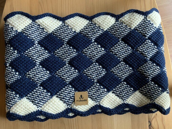 Delaine, tunesisch gehäkelter Loop in Entrelac-Technik