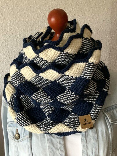 Delaine, tunesisch gehäkelter Loop in Entrelac-Technik