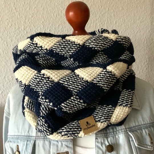 Delaine, tunesisch gehäkelter Loop in Entrelac-Technik