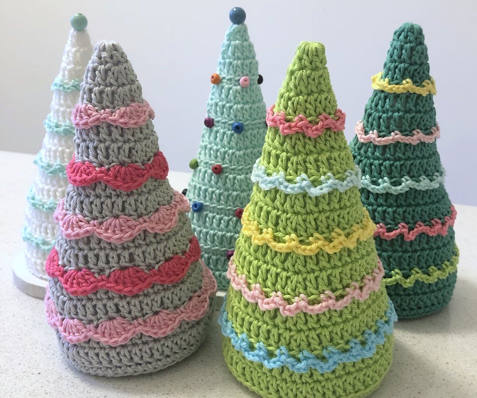 Crochet Pattern Christmas Tree, Colorful Trees with garlands and ornaments - Image 4