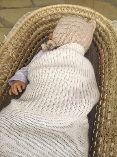 Knitting pattern baby swaddle wrap bag | baby sleeping sack like a cocoon