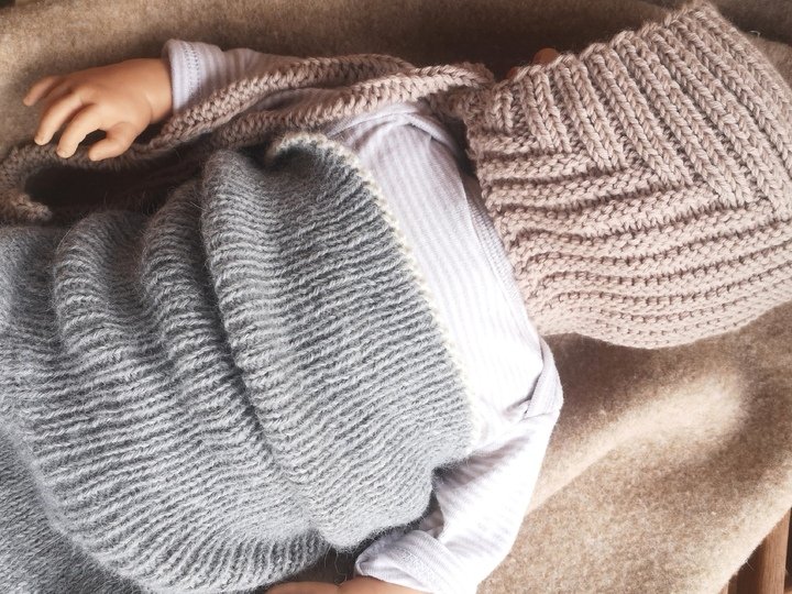 Knitting pattern baby swaddle wrap bag | baby sleeping sack like a cocoon