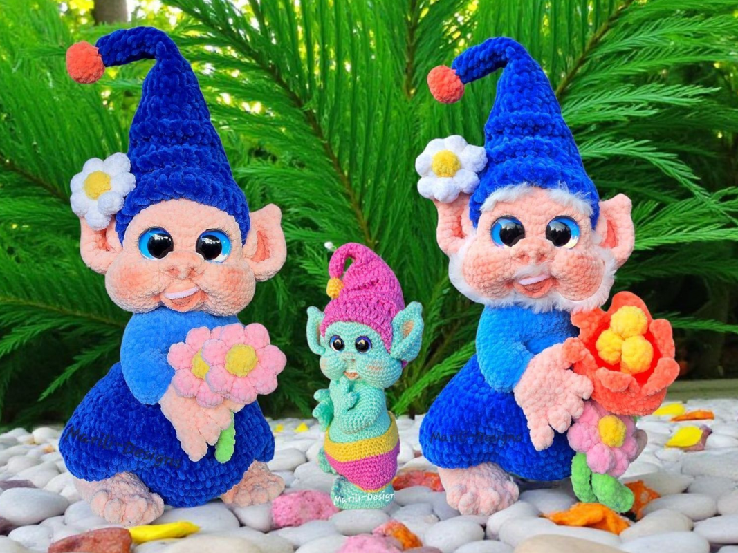 Crochet pattern seasonal elf