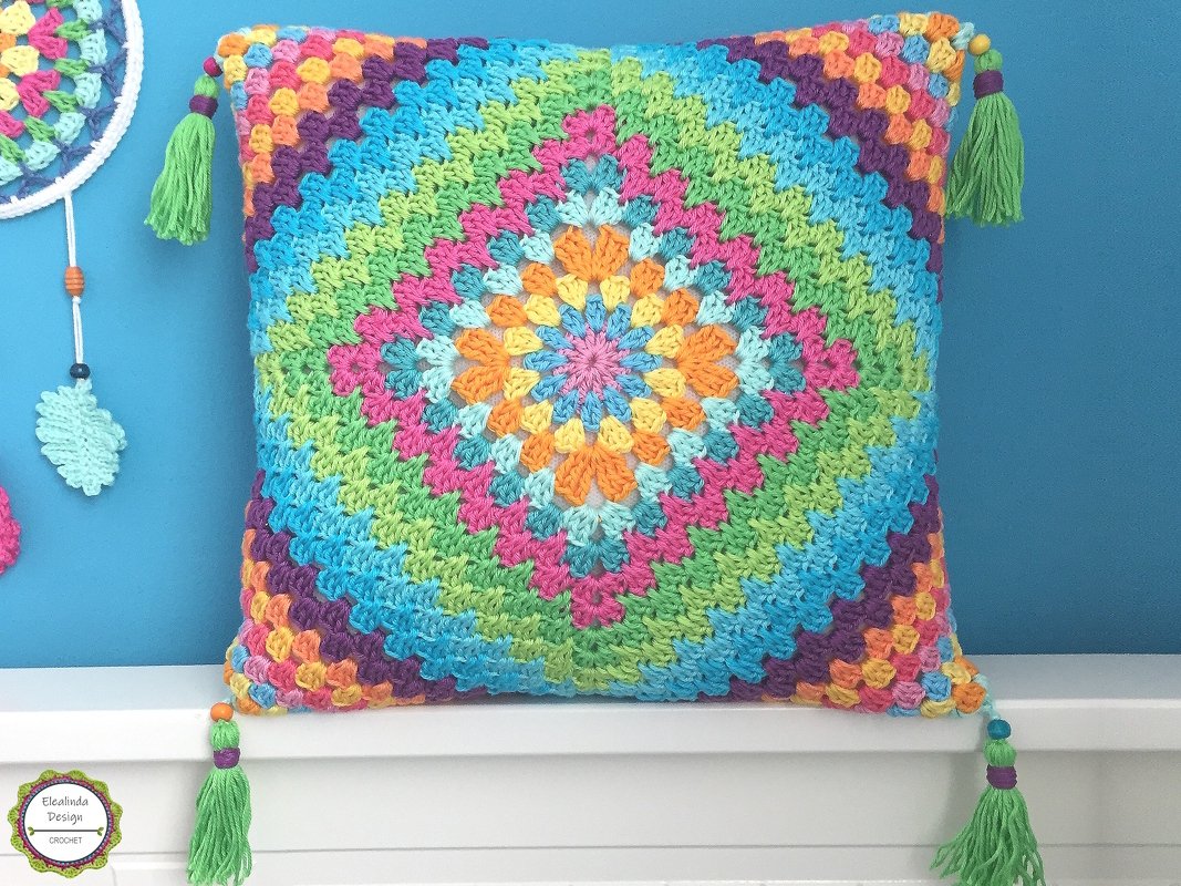 Crochet Pattern Granny Square Pillow "Boho Dreams", one piece cushion, PDF