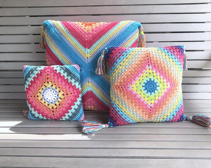 Granny Square Kissen "Boho Dreams", Hippie Style Häkelkissen Häkelanleitung