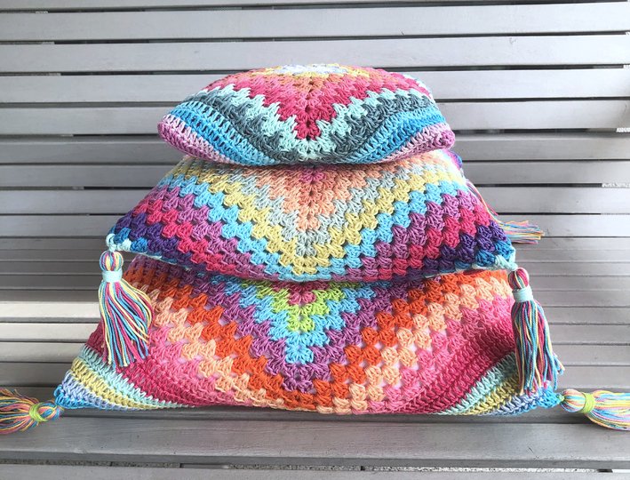 Granny Square Kissen "Boho Dreams", Hippie Style Häkelkissen Häkelanleitung