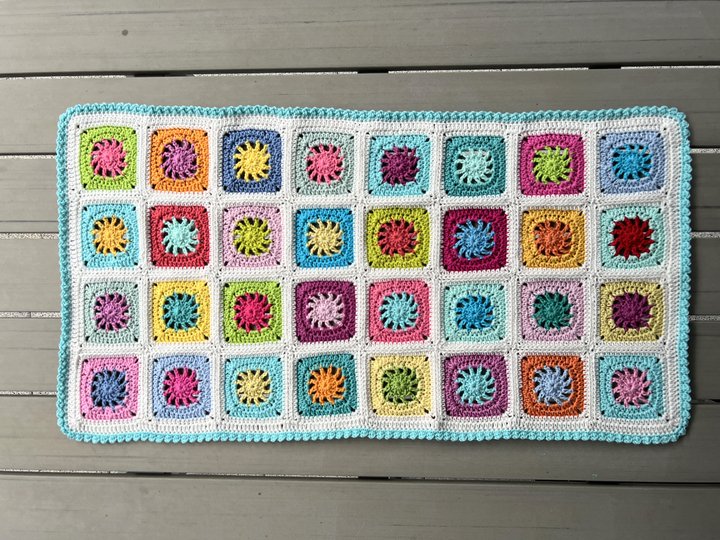 Crochet Pattern Granny Square Table Runner "Sunrise Squares", any size